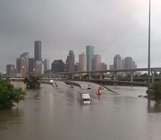 NEWS – Furacão Harvey atinge o estado do Texas deixando milhares de desabrigados. Furacão Harvey 4