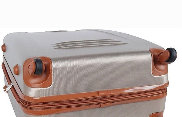 Crônica – Coisas horríveis aconteceram na nossa chegada em BH. Vejam o relato abaixo e muito cuidado com malas nos aeroportos. A noite que entrei para o mundo do crime. (O caso da mala). Ariel-02