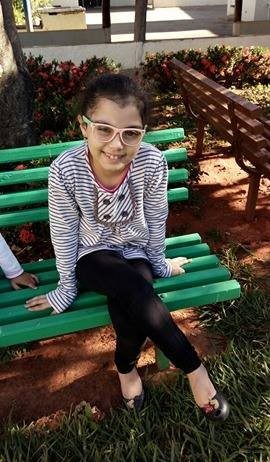 VIP – Ana Laura Lima – Poetisa Mirim – Amigos de uma só Nação. ana-laura1