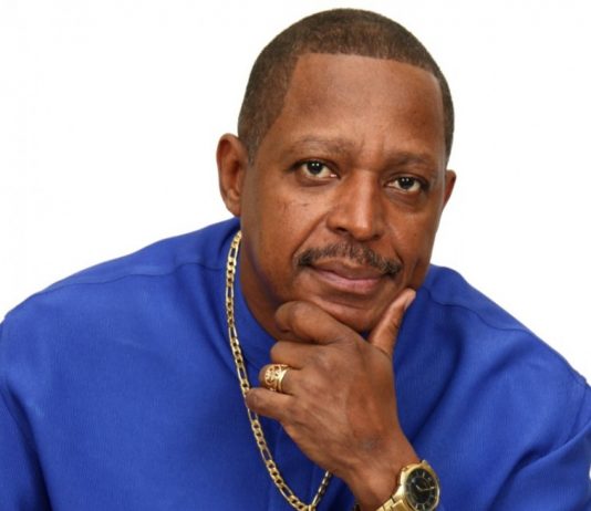 Marquinho Sathan, voz privilegiada de ouro maciço do samba.