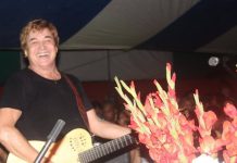 Espetacular Bebeto, amigo Bebeto, cadê você? Estamos com saudades da suas mágicas e incomparáveis apresentações.