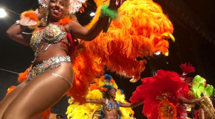 “1º Festival anual brasileiro de carnaval em New Orleans”.