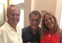 Ariel Seleme, Vice-cônsul do Brasil em Honduras e escritor, é recepcionado pelos seus grandes amigos de Houston, Texas.