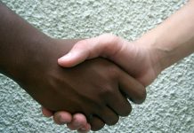 Crônica – Invocando Angela Davis: “Numa sociedade racista, não basta não ser racista. É necessário ser antirracista.”