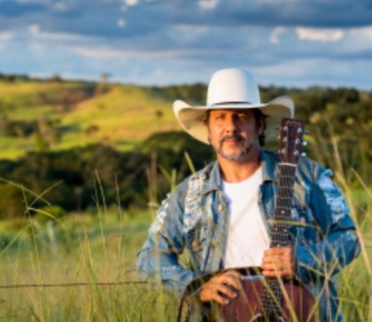 LIVE – Prosa na Fazenda! O excelente cantor Sertanejo Gleno Rossi, organiza evento para arrecadar fundos para os músicos de Brasília.