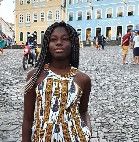 Leonora Claudia Glasper “Comenta” – Estudante é alvo de mensagens racistas de alunos em colégio de luxo no Rio.