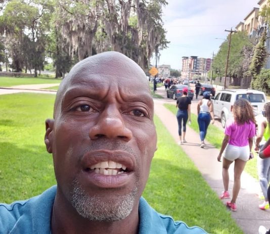 Crônica – “When the pain of staying the same grows louder than the pain of change, then change inevitably happens.”