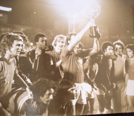 Velhos e Bons Tempos – Em 1973 na África, o América do Rio ganhou a “Taça TAP”, Jogando contra o Benfica do craque Eusébio.