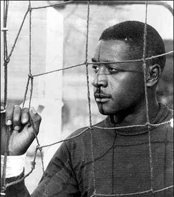 A SAGA E A SINA DOS GOLEIROS – REEDIÇÃO EM HOMENAGEM AO CENTENÁRIO DO GRANDE BARBOSA – O ETERNO VENCEDOR!