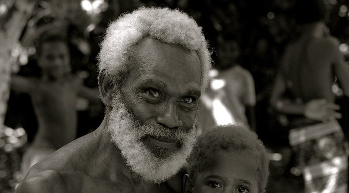 CRÔNICA – 50 ANOS DO DIA DA CONSCIÊNCIA NEGRA: AFINAL AMOR PRETO CURA?