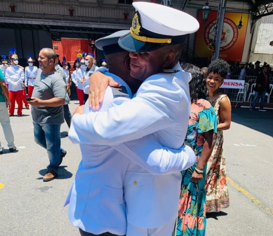 VIP – A celebração da vitória de um dos guerreiros negros – A oportunidade e a educação, são as bases para vencer, mesmo sendo morador de uma favela.