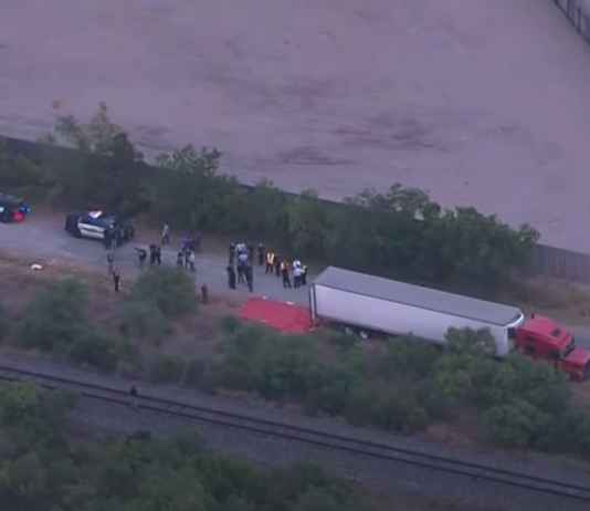 Tragédia, 51 mortos encontrados dentro de um caminhão em San Antonio, Texas.