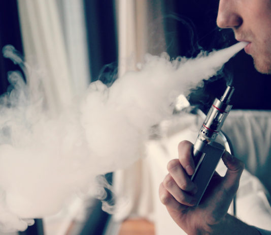 News – No Brasil, o Cigarro Eletrônico é proibido, e tal proibição é regulada pela (ANVISA), que fiscaliza o produto.