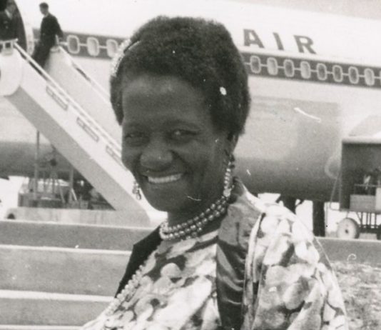 VIP – Carolina Maria de Jesus – Escritora, Compositora e Poetisa brasileira, mais conhecida por seu livro Quarto de Despejo: Diário de uma Favelada.