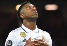 VIP – Vinicius Júnior, nós estamos com você e contra os racistas.