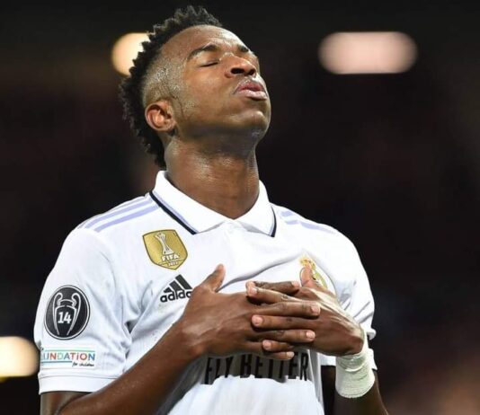 VIP – Vinicius Júnior, nós estamos com você e contra os racistas.