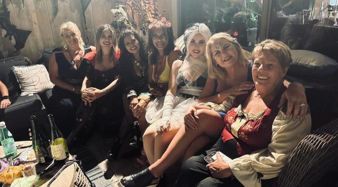 Em Houston, Texas – A tradicional Festa de Halloween na casa de Lene & Richard Riopel.