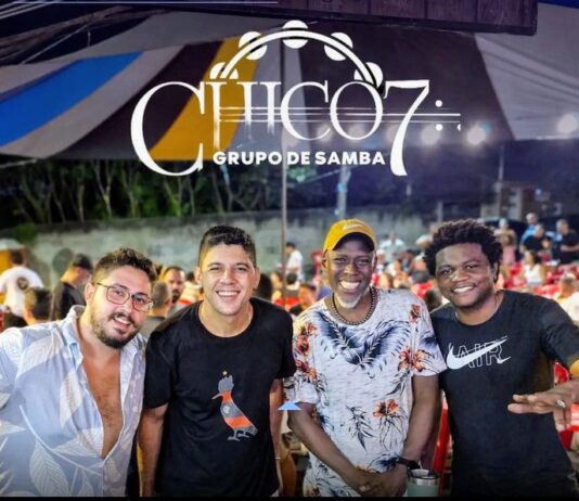 Com o CHICO 7 GRUPO DE SAMBA ninguém fica parado, a proposta musical e o repertório s de arrepiar.