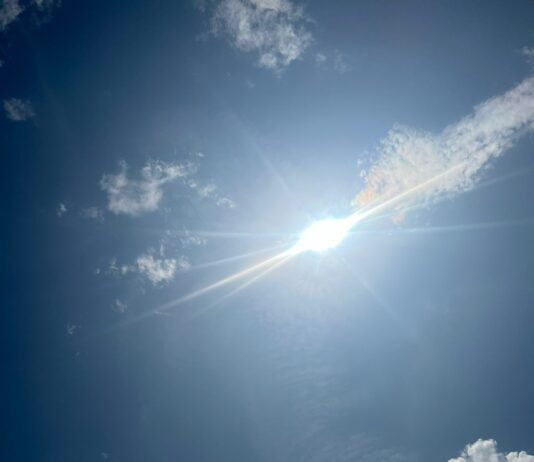 Eclipse solar de 2024, um espetáculo extraordinário da natureza – Possivelmente o mais visto da história – Cidade Corsicana no Texas.