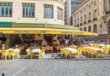 Bar Amarelinho, patrimônio cultural do Rio de Janeiro, bem no centro, no coração da cidade maravilhosa.