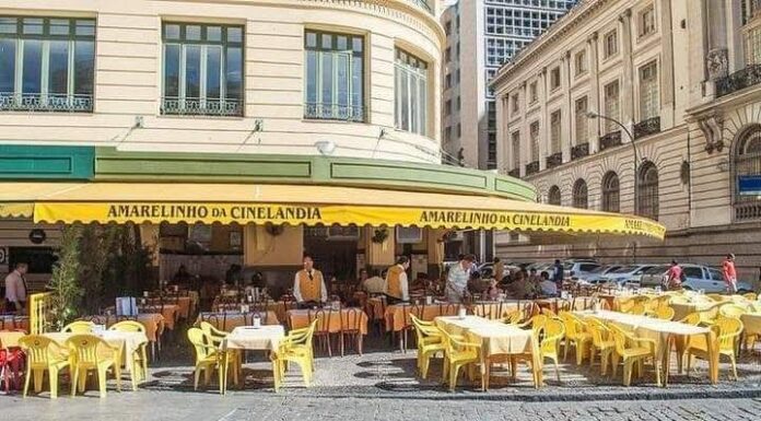 Bar Amarelinho, patrimônio cultural do Rio de Janeiro, bem no centro, no coração da cidade maravilhosa.