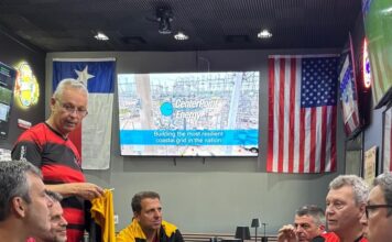 Raul Plassmann, um dos maiores goleiros da história do Flamengo, emociona torcedores em encontro especial com rubro-negros em Houston, Texas.