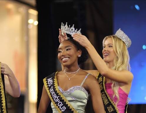 VIP – Pietra Travassos primeira mulher negra coroada como Miss Santa Catarina.