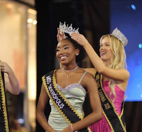 VIP – Pietra Travassos primeira mulher negra coroada como Miss Santa Catarina.