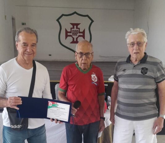 VIP – O eterno “Palito”, Reginald Ramires, recebe homenagem da Portuguesa Santista e da cidade de Santos.