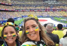 Ainda reunindo cenas de um dia histórico para nós duas! Nossa primeira Copa do Mundo Live!