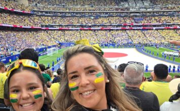 Ainda reunindo cenas de um dia histórico para nós duas! Nossa primeira Copa do Mundo Live!